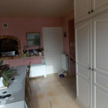 Semesterbostad House Les Rosiers
